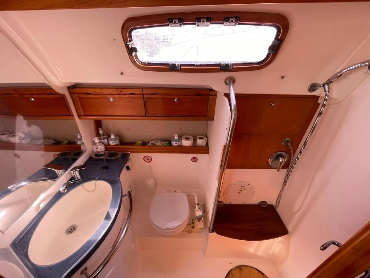 Aida Sailing Boat Hotel Thessaloniki 0*,