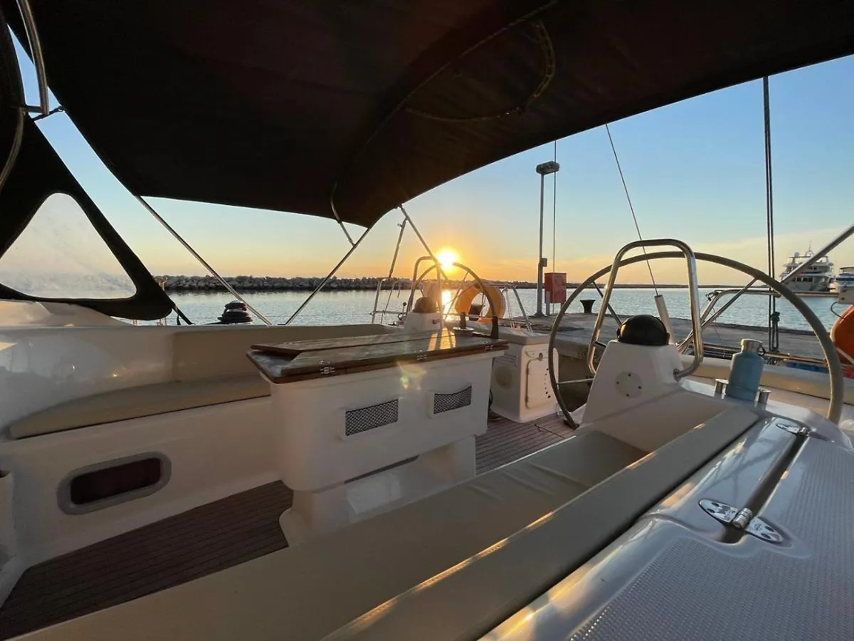 Aida Sailing Boat Hotel Thessaloniki 0*,  Greece