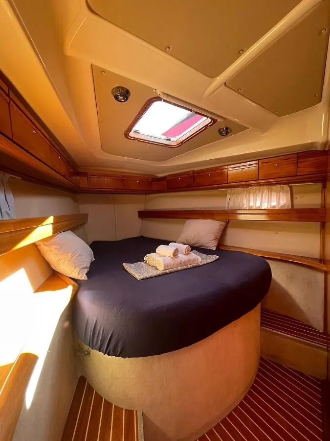 Aida Sailing Boat Hotell Thessaloníki Båthotell